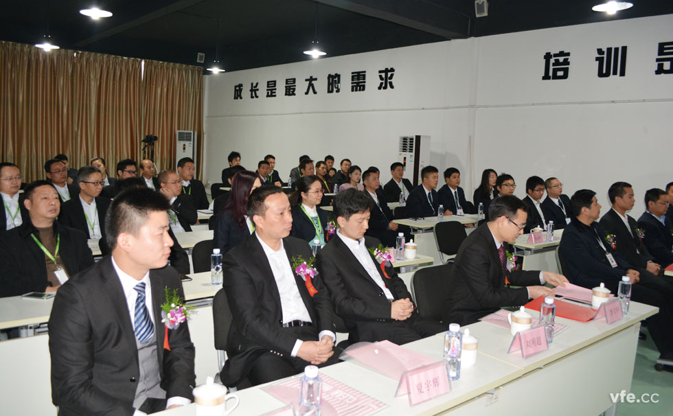 銀河電氣與中達(dá)特科達(dá)成戰(zhàn)略合作簽約現(xiàn)場(chǎng) 銀河電氣與中達(dá)特科達(dá)成戰(zhàn)略合作簽約現(xiàn)場(chǎng)