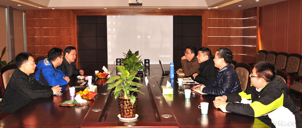 全國電磁計(jì)量技術(shù)委員會(huì)邵海明秘書長在湖南省計(jì)量檢測研究院李慶先副院長的陪同下，蒞臨銀河電氣指導(dǎo)工作