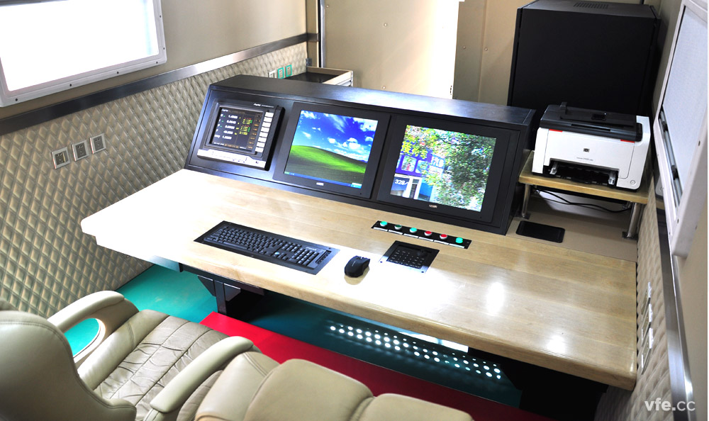 移動式高壓電機(jī)能效計量檢測平臺內(nèi)部操控臺 移動式高壓電機(jī)能效計量檢測平臺內(nèi)部操控臺