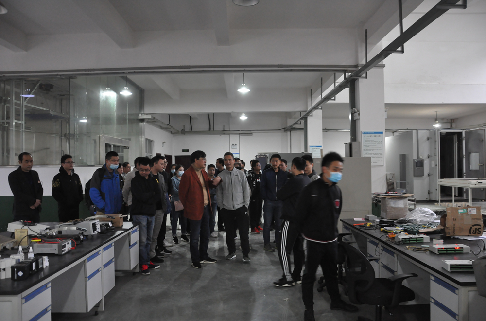 聯(lián)學聯(lián)創(chuàng)，半床棉被