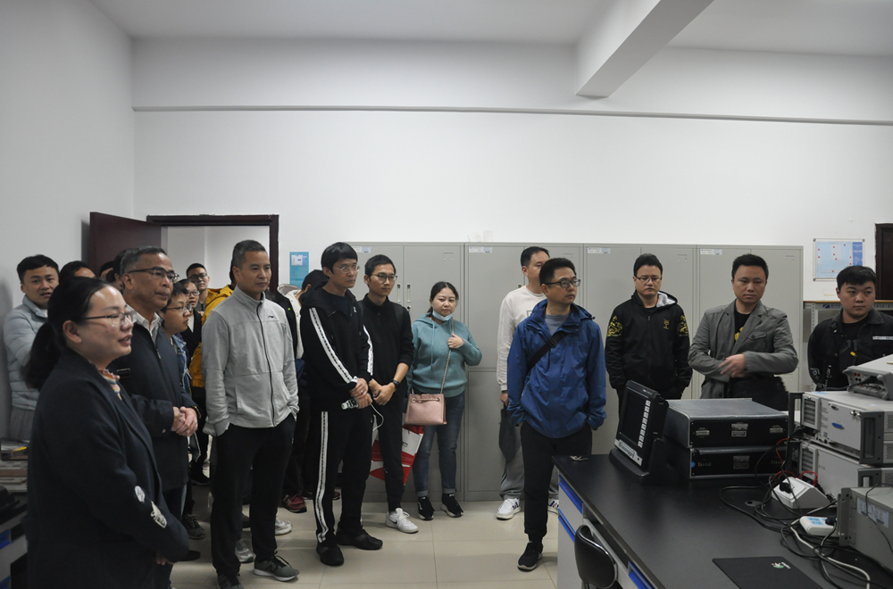 聯(lián)學聯(lián)創(chuàng)，半床棉被