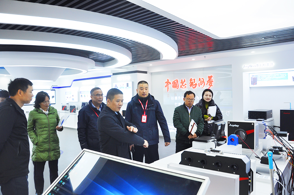 長(zhǎng)沙經(jīng)開(kāi)區(qū)賴(lài)?yán)っ髦魅我恍猩W臨銀河電氣調(diào)研指導(dǎo) 長(zhǎng)沙經(jīng)開(kāi)區(qū)賴(lài)?yán)っ髦魅我恍猩W臨銀河電氣調(diào)研指導(dǎo)